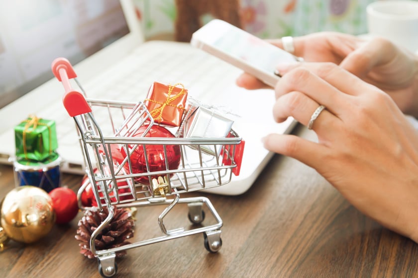 Multi-channel shopping can boost your business this holiday