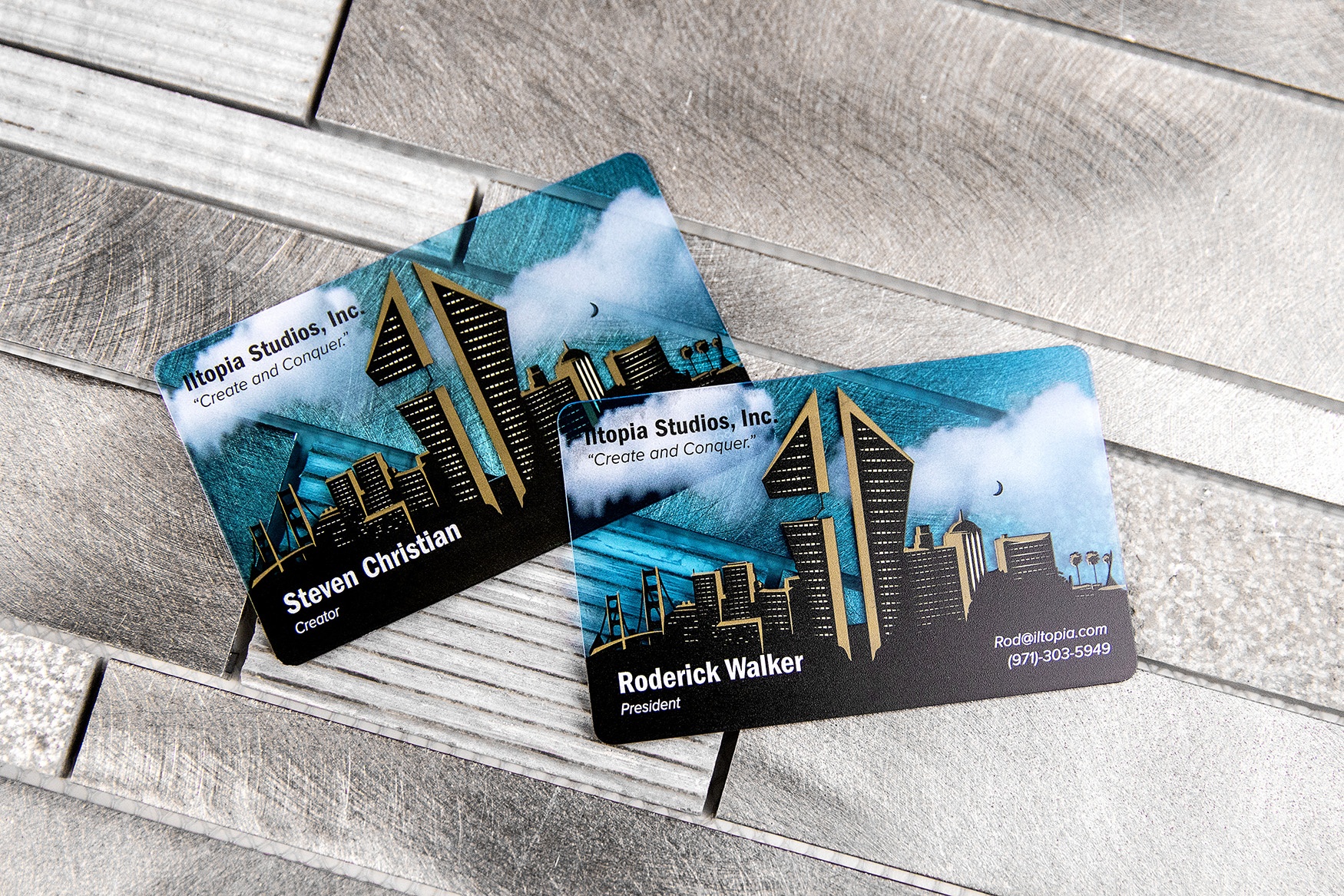 Iltopia Studios Clear Business Cards